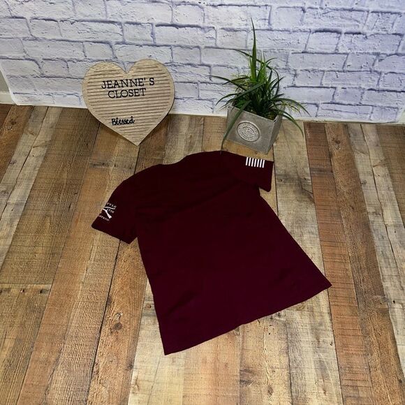 Grunt Style Women's Wine Listens Crewneck T-Shirt - Picture 5 of 11